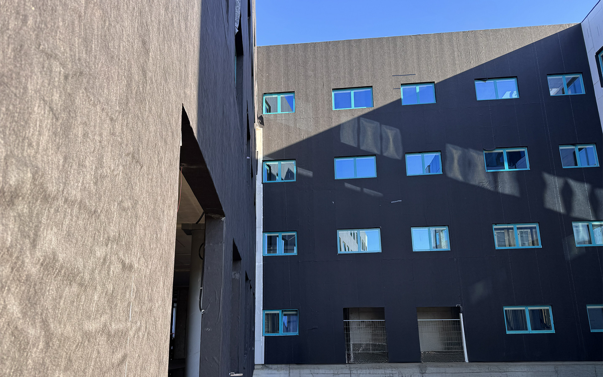 Involucro edilizio e risparmio energetico: protezione UV